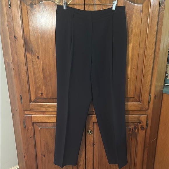 Jones New York Pants - Women’s black classic pants NWOT
